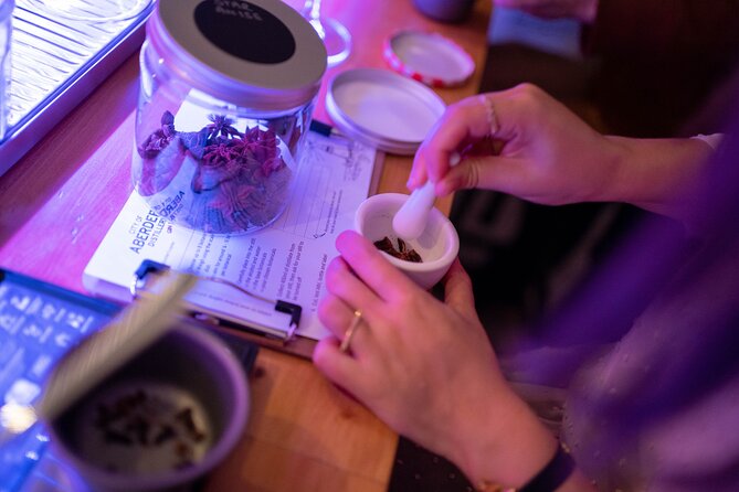 2 hour Gin School Experience in Aberdeen - A Double G&T Sets the Tone