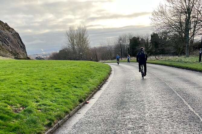 'A wee pedal's' E-bike tour of Arthur's Seat and beyond - Craigmillar Castle and a royal connection