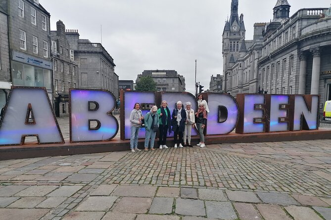 Aberdeen City Centre Walking Tour (2pm) - Marischal College and the Robert the Bruce meeting point