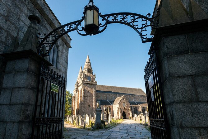 Aberdeen Historical Walking Tour - What the guides add to the experience