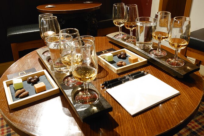 Afternoon Whisky Tasting in a Traditional Edinburgh Bar - Finding your next whisky bar in Edinburgh