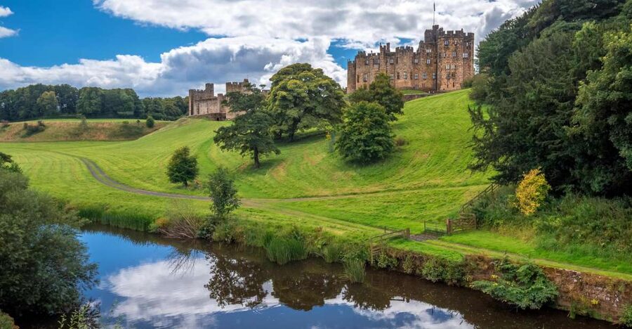 Alnwick Castle and Scottish Borders Tour from Edinburgh - What the $68 price really gives you