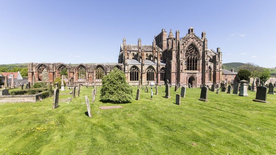 Alnwick Castle, Northumberland & Scottish Borders 1-Day Tour - Leaving Edinburgh from the Burns Monument