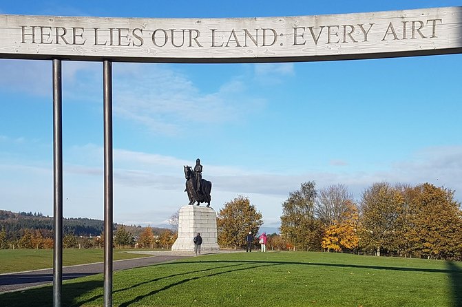 Bannockburn Battlefield Tour - A friendly guide with a memorable sidekick