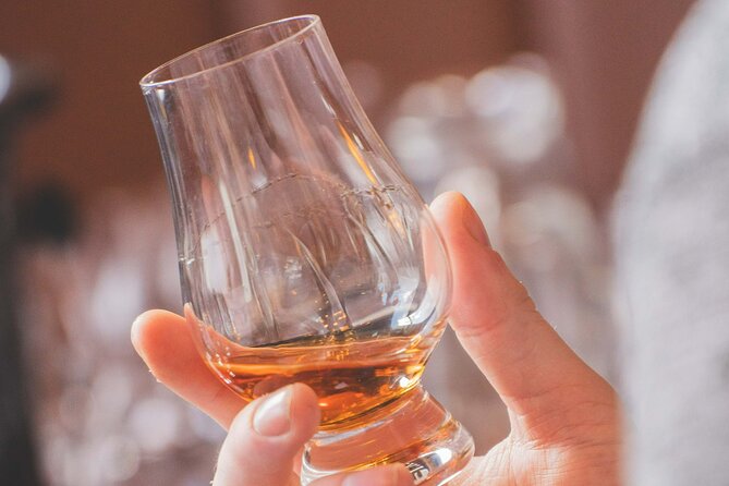 Cellar Of Scotland Walking Tour, taste Edinburgh's finest drinks - Why the small group changes the experience