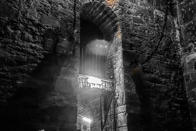 City of the Dead Underground Vaults (Day) - Practical details that shape the experience