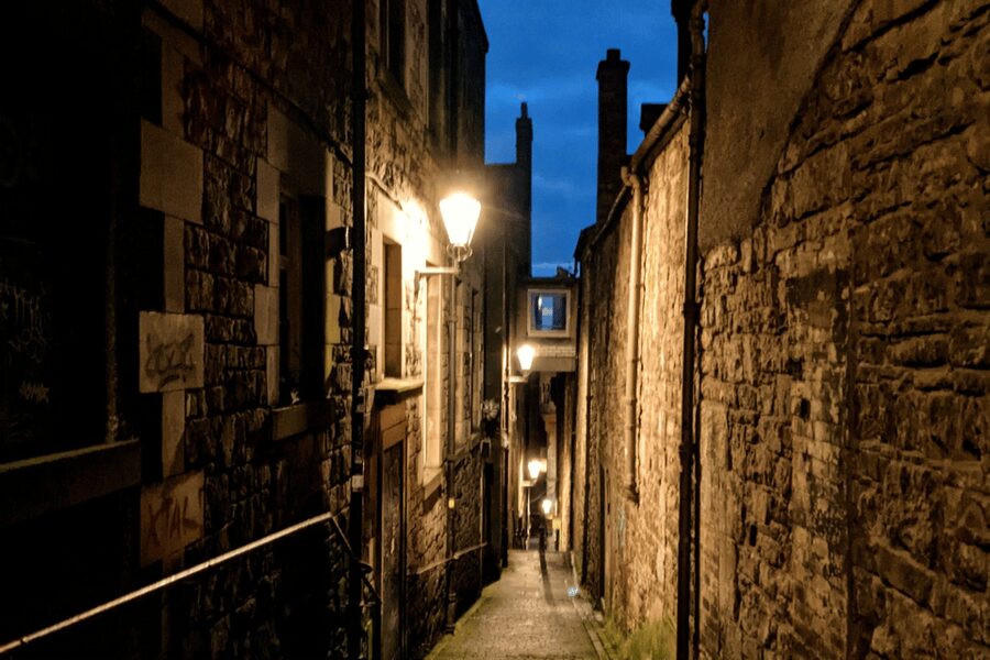 Dark Stories of Edinburgh: walking tour in French - Key details before you book
