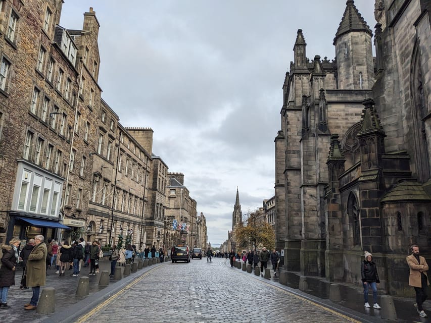 Dark Stories of Edinburgh: walking tour in French - Why Edinburgh’s dark past works best on foot