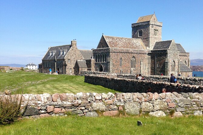 Day Tours & Shore Excursions Glasgow, Greenock & across Scotland - Stirling Castle and the Wallace Monument