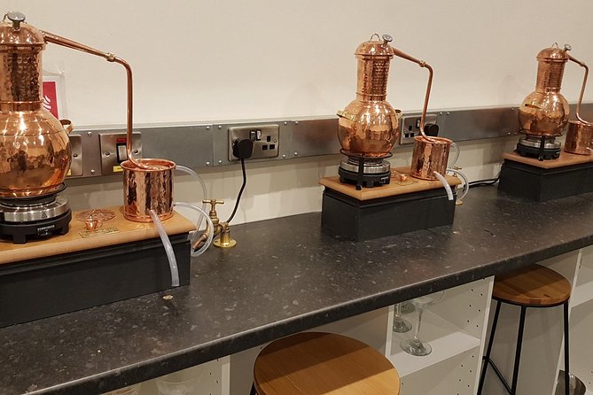 Distill a bottle of Gin on mini copper stills - Three tastings that help you find your style