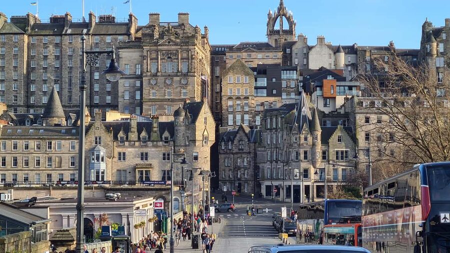 Edimbourg : Visite guidée privée en français avec Clémentine - The National Museum of Scotland and Old College