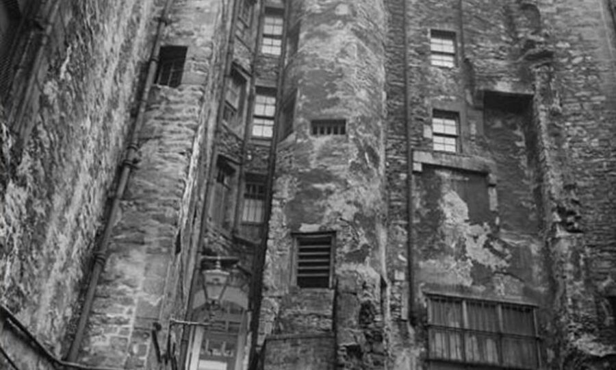Edinburgh: 2-Hour Ghost Tour in Spanish - What the $20 price really covers