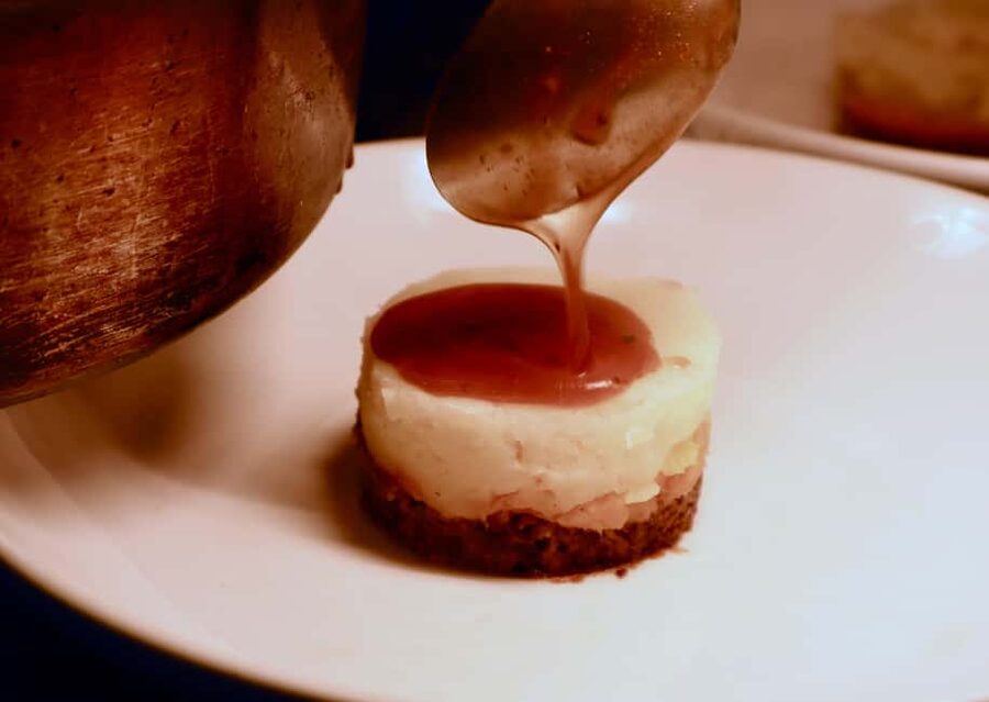Edinburgh: 3-Hour Guided Secret Food Tour - Starting beside St Giles Cathedral