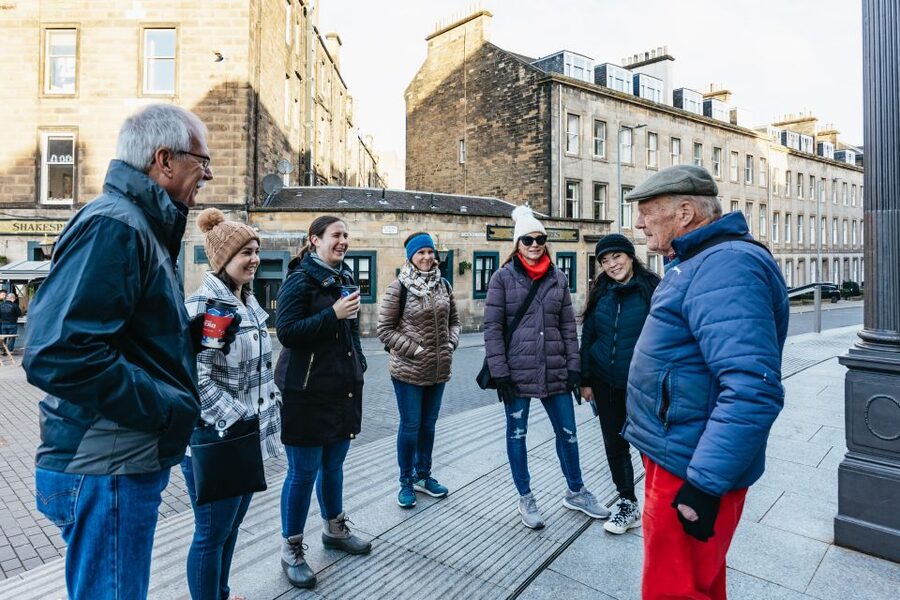 Edinburgh: 3-Hour Guided Walking Tour - Cockburn Street, Waverley Station, and Princes Street Gardens