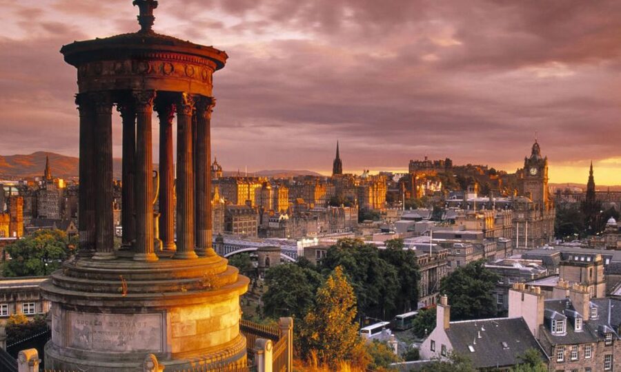 Edinburgh: 3-Hour Historical Walking Tour in Spanish - Key points to know before you book