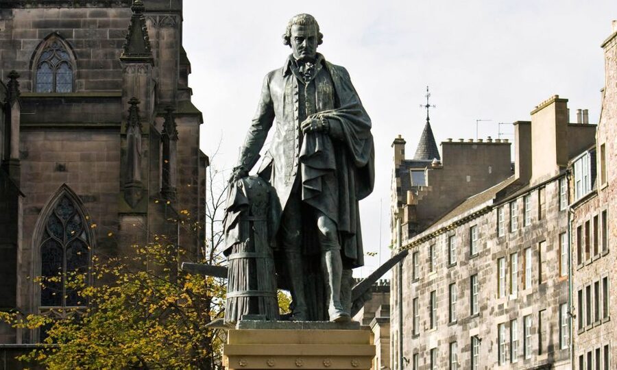 Edinburgh: 3-Hour Historical Walking Tour in Spanish - Who will get the most from this walk