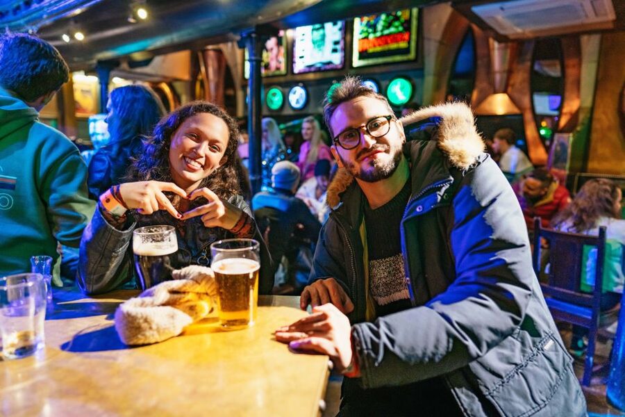 Edinburgh: 7 Bar Pub Crawl with 7 Shots & Discounts - Starting at O’Neill’s in Hunter Square