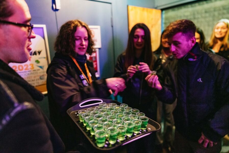 Edinburgh: 7 Bar Pub Crawl with 7 Shots & Discounts - What the seven shots really include
