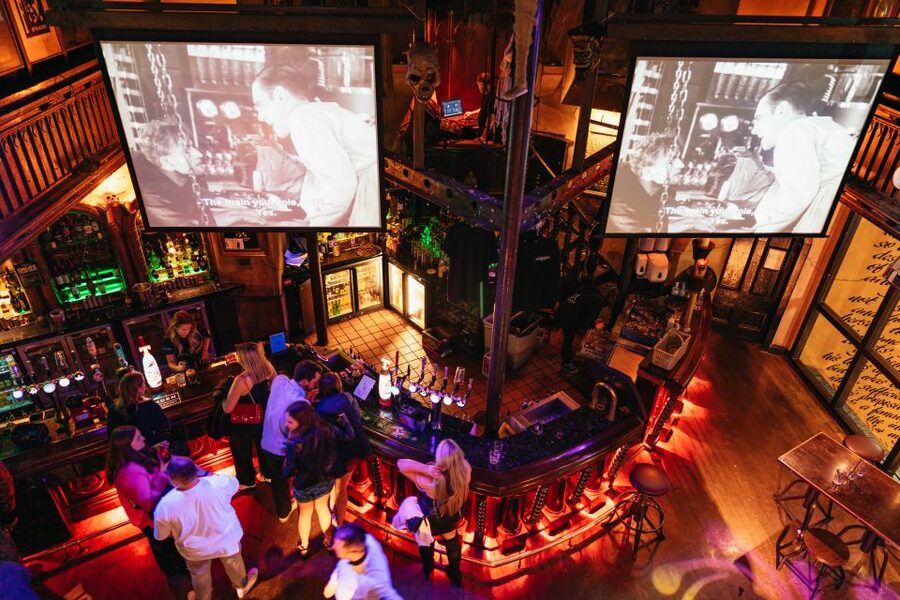 Edinburgh: 7 Bar Pub Crawl with 7 Shots & Discounts - Who will enjoy this five-hour night
