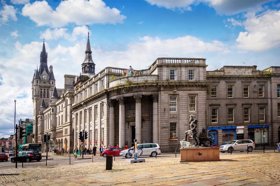Edinburgh: Aberdeenshire, Balmoral Castle & Northeast Coast - Balmoral, the royal centerpiece