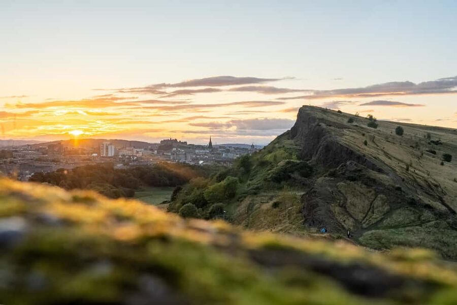 Edinburgh: Arthur's Seat Hike with Mountain Guide - Climbing Arthur’s Seat at 251 Metres