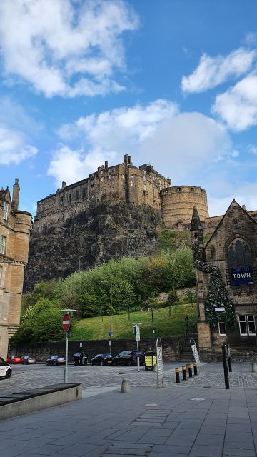 Edinburgh Castle: 120-Minute In-Depth Tour with Expert Guide - Key points at a glance
