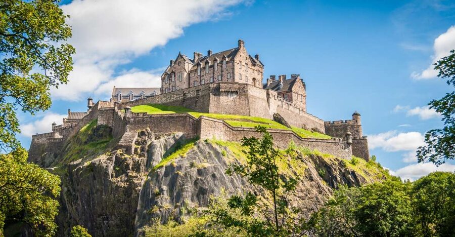 Edinburgh Castle: 120-Minute In-Depth Tour with Expert Guide - Castlehill and the Esplanade