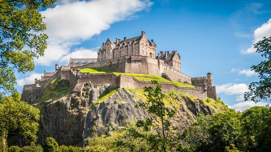 Edinburgh Castle: 120-Minute In-Depth Tour with Expert Guide - Regimental museum and St Margaret’s Chapel