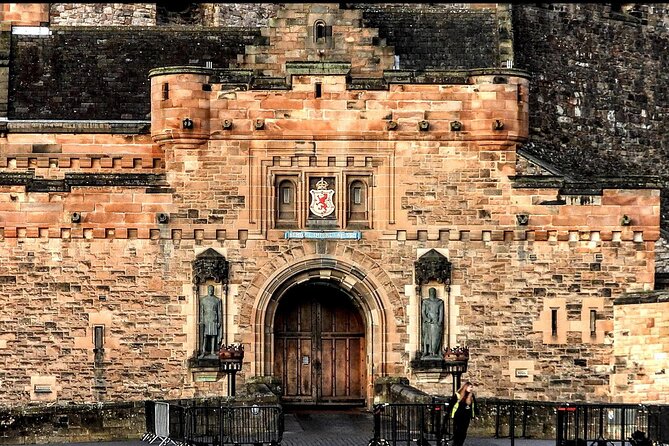 Edinburgh Castle Guided Tour - Tickets Included - One hour around Edinburgh Castle’s grounds