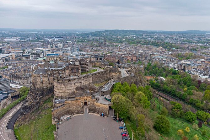 Edinburgh Castle: Guided Walking Tour with Entry Ticket - Why this castle tour works better than wandering alone