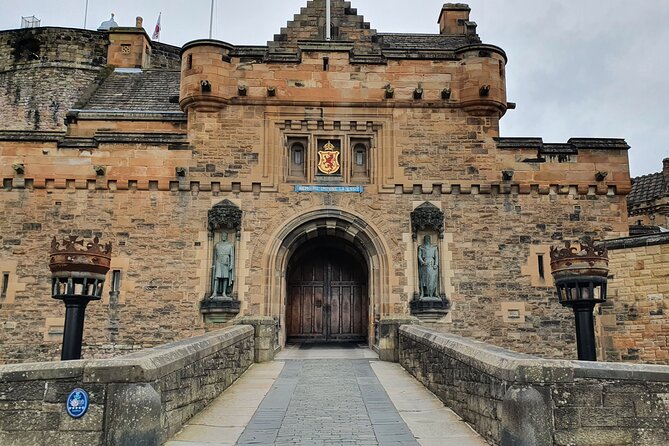 Edinburgh Castle Highlights Tour with Tickets, Map, and Guide - Crown Square, the Royal Palace, and the Crown Jewels