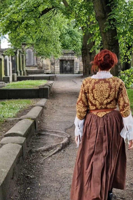 Edinburgh: Crime and Punishment Walking Tour - Meeting Charlotte at St Giles’ Cathedral