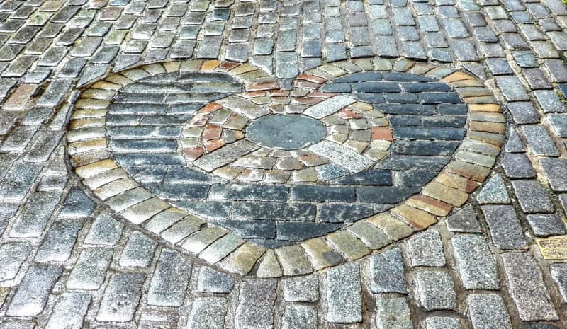 Edinburgh: Dark History Royal Mile Walking Tour - The gruesome subjects are the main attraction