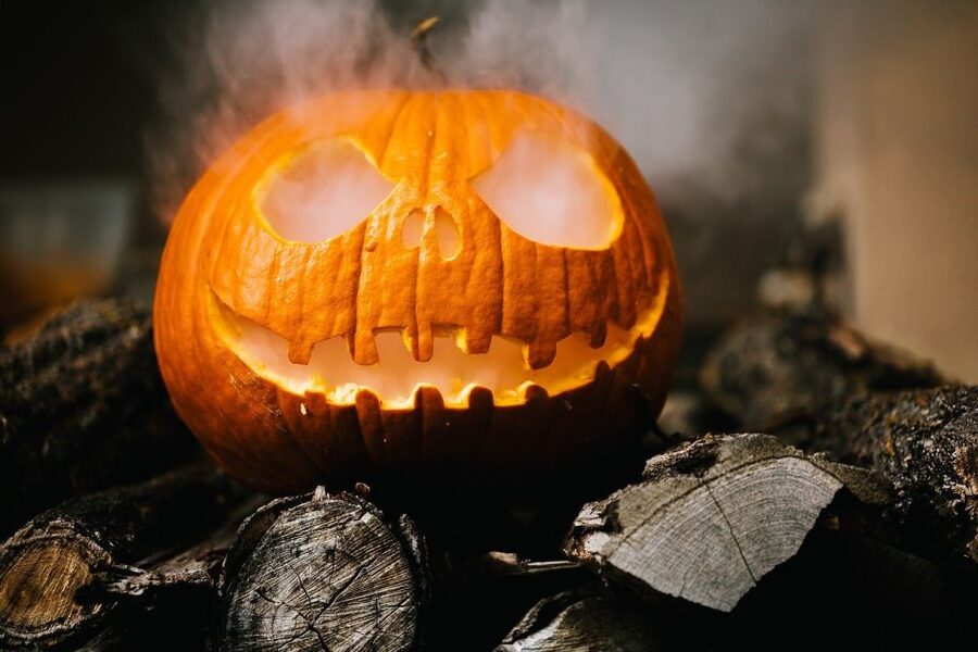 Edinburgh: Dark Secrets of the Old Town Halloween Tour - Walking into Edinburgh’s darker side