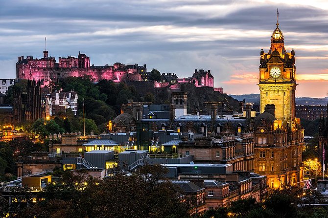 Edinburgh Darkside Walking Tour: Mysteries, Murder and Legends - Group size and how to hear the guide