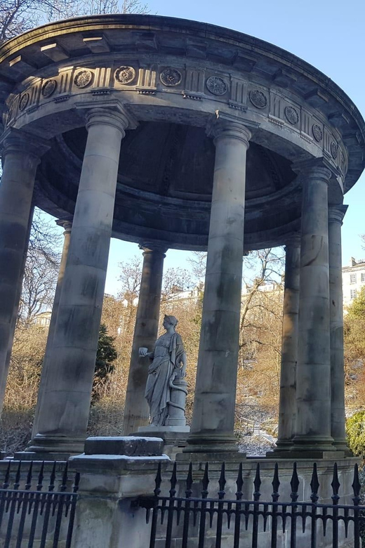 Edinburgh: Dean Village and Circus Lane Walking Tour - Following the Water of Leith