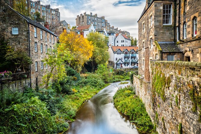 Edinburgh: Dean Village Circus Lane Walking Tour with a Local - The guides make the difference