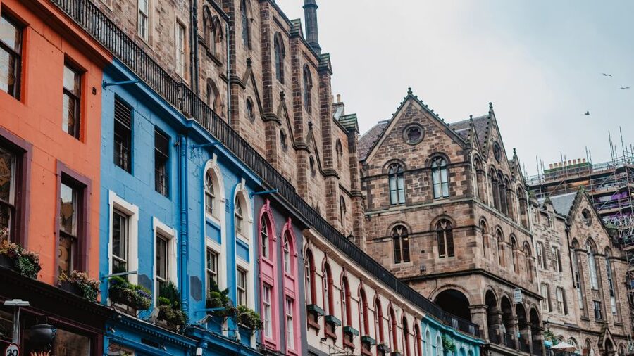 Edinburgh: Discover Edinburgh's Old Town Walking Tour - Greyfriar’s Kirkyard and the quieter side of the Old Town