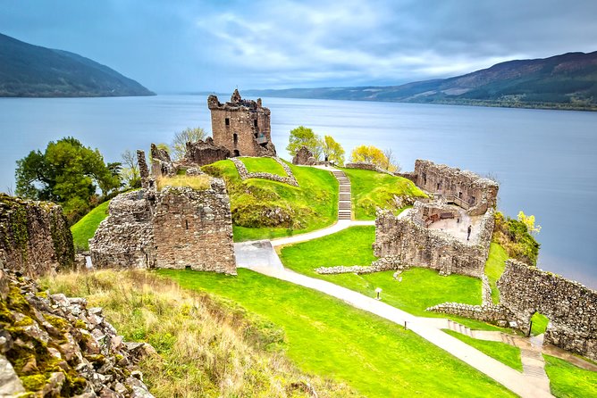 Edinburgh: Eilean Donan, Loch Ness & Glenfinnan 2-Day Tour - Glengarry Viewpoint and the road to Eilean Donan