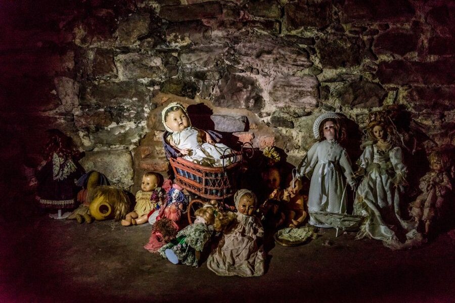 Edinburgh: Evening Underground Ghost Tour - Stairs, weather, and who should book