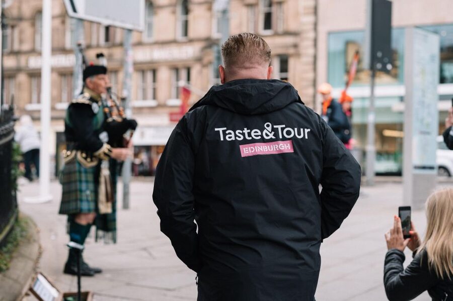 Edinburgh: Food Tour with drinks - Key points at a glance