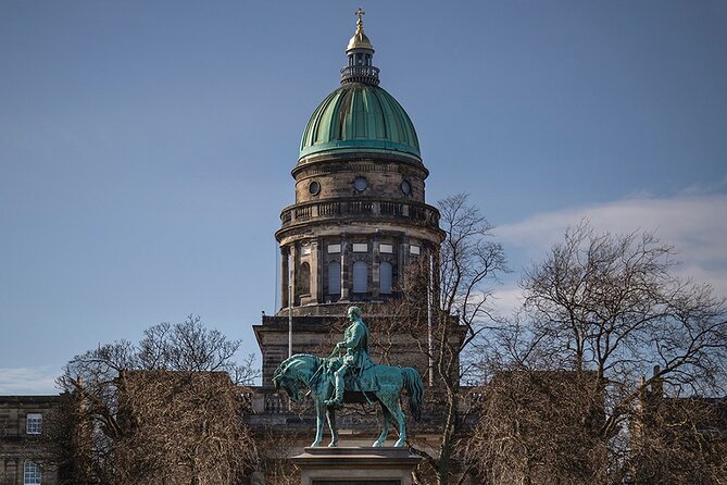 Edinburgh Full Day Walking Tour with Castle Included -Small Group - The Heart of Midlothian and the closes of the Royal Mile