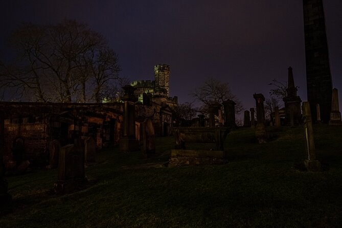 Edinburgh Ghost Tour: Mysteries, Legends and Murders - The dark business of corpses and medical study