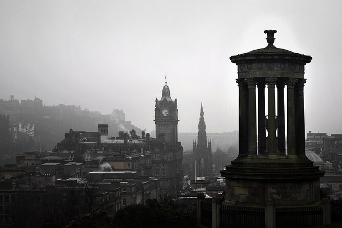 Edinburgh Ghost Tour: Mysteries, Legends and Murders - Walking conditions, weather, and group size