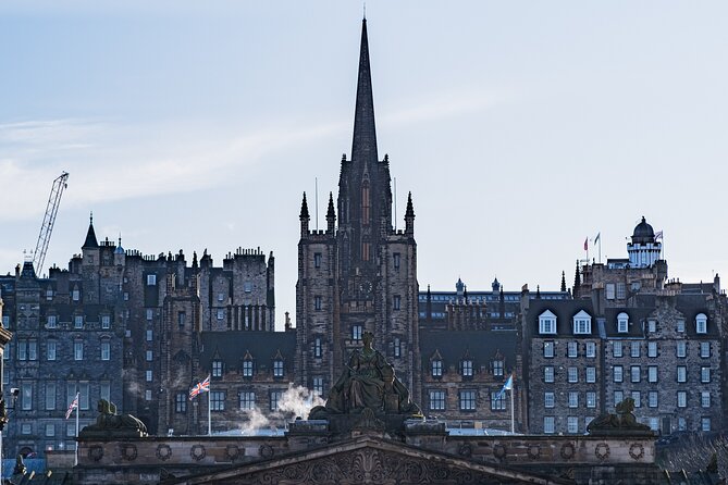 Edinburgh Ghost Tour: Mysteries, Legends and Murders - Canongate Kirkyard and the final stories