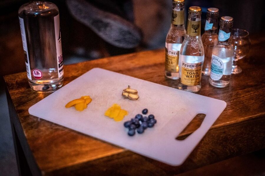 Edinburgh: Gin Tasting at Underground Venue - Key points to know before booking