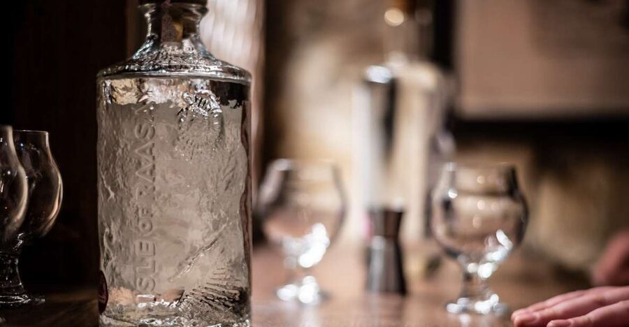 Edinburgh: Gin Tasting at Underground Venue - How tonic water moved from medicine to mixer