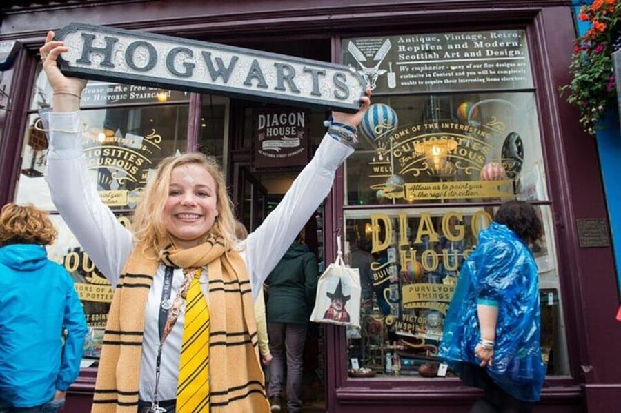 Edinburgh: Guided Harry Potter Walking Tour - Victoria Street and the Diagon Alley comparison
