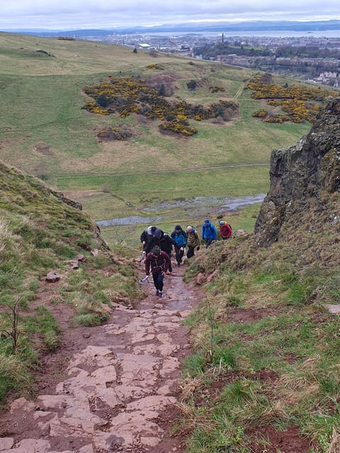 Edinburgh: Guided Hike to Arthur's Seat and Holyrood Park - What the $32 price really buys you