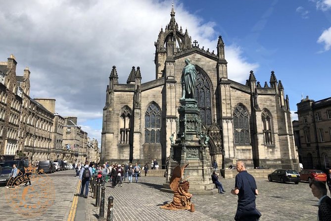 Edinburgh Half Day Guided Private Tour in a Premium Minivan - Starting in the Old Town and the Royal Mile